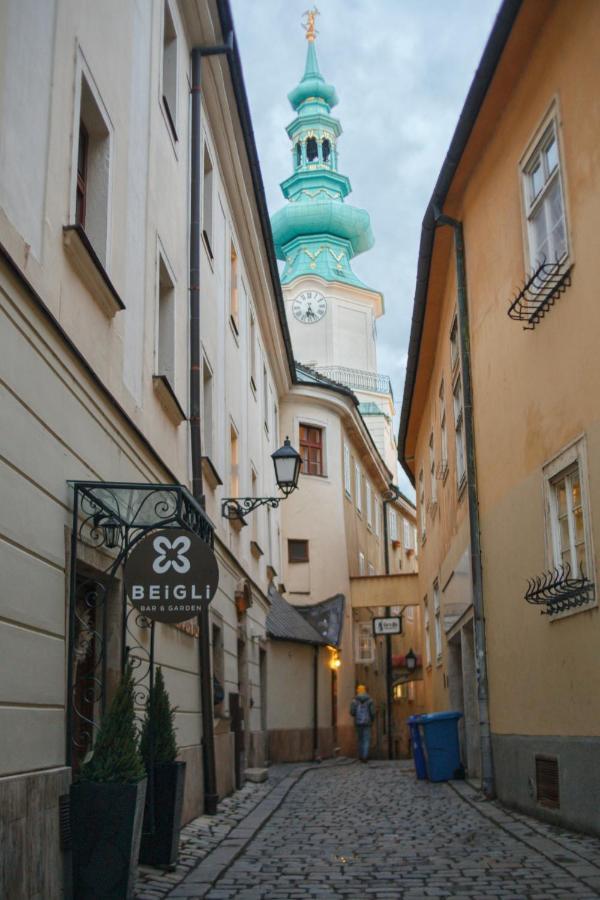 Old Town Studio Братислава Экстерьер фото