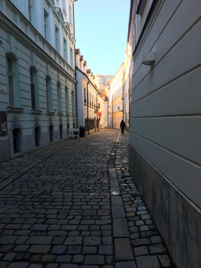 Old Town Studio Братислава Экстерьер фото